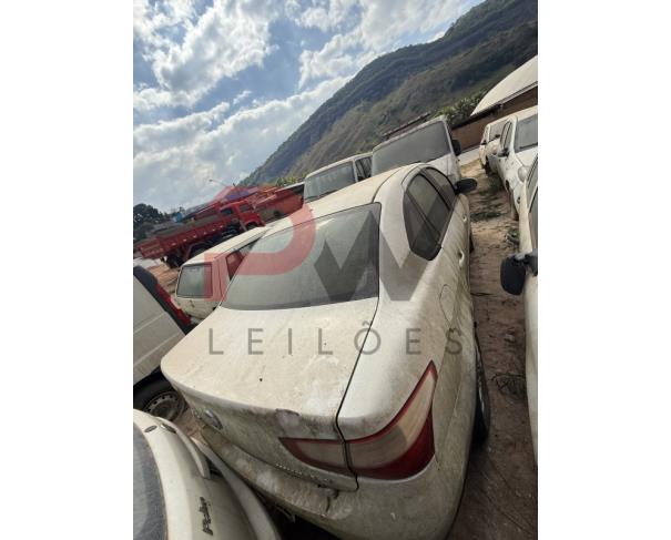 Foto de AUTOMOVEL FIAT/SIENA ESSENCE 1.6, ALCOOL/GASOLINA, BRANCA, 2014/2015, CHASSI: 9BD197163F3235485, RENAVAM: 01033945258, NO ESTADO EM QUE SE ENCONTRA.