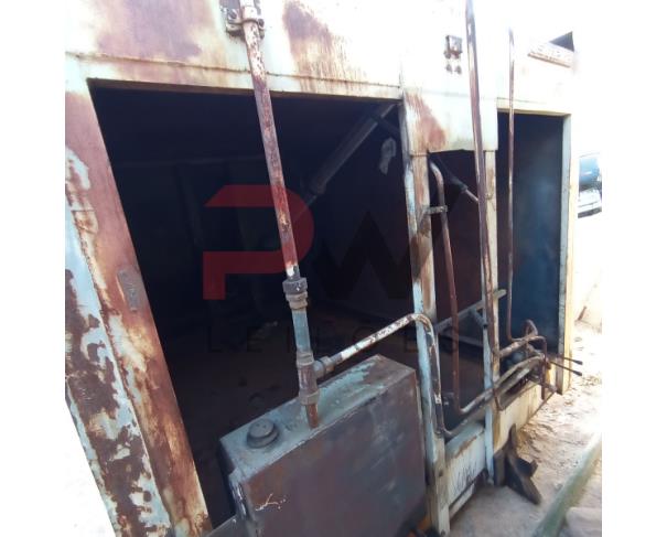 Foto de LOTE CONTENDO UM COMPACTADOR DE LIXO DE CARGA TRASEIRA, MARCA USIMECA, CAPACIDADE VOLUMÉTRICA PARA 15 M³ (QUINZE METROS CÚBICOS). USADO. NO ESTADO EM QUE SE ENCONTRA.