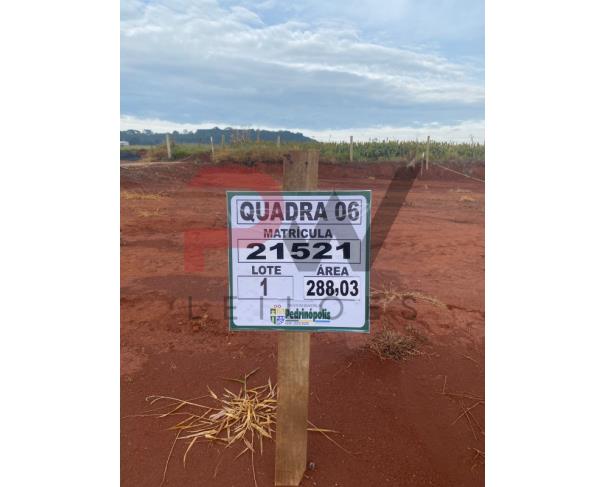 Foto de QUADRA 06, LOTE 01, AVENIDA COMERCIAL DO VALLE, LOTEAMENTO VIA COMERCIAL DO VALLE, PEDRINÓPOLIS/MG, ÁREA DE 288,03 M². MATRÍCULA: 21521. NO ESTADO EM QUE SE ENCONTRA.
