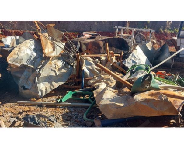 Foto de LOTE CONTENDO SUCATA FERROSA, CABINE E CARROCERIA, NO ESTADO EM QUE SE ENCONTRAM. OBS: O TANQUE NÃO PERTENCE A ESTE LOTE.