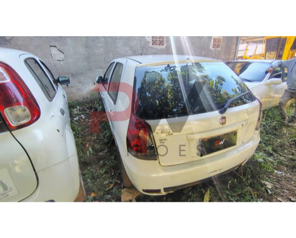 Foto de FIAT/PALIO FIRE, ALCOOL/GASOLINA, BRANCA, 2015/2015, CHASSI: 9BD17122ZF7545419, RENAVAM: 1055471119, NO ESTADO EM QUE SE ENCONTRA.