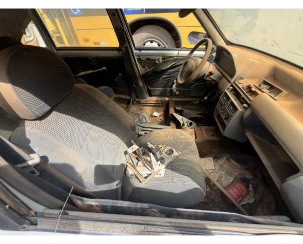 Foto de AUTOMOVEL FIAT/UNO MILLE ECONOMY, ALCOOL/GASOLINA, PRATA, 2009/2010, CHASSI: 9BD15822AA6318722, RENAVAM: 00159038235, NO ESTADO EM QUE SE ENCONTRA. Obs: Chassi corroído.