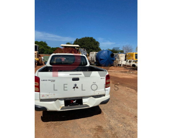 Foto de ESP/CAMINHONETE AB/C DUP MMC/L200 TRITON SPT GLX, DIESEL, ANO/MOD 2018/2019, COR BRANCA, NO ESTADO EM  QUE SE ENCONTRA.