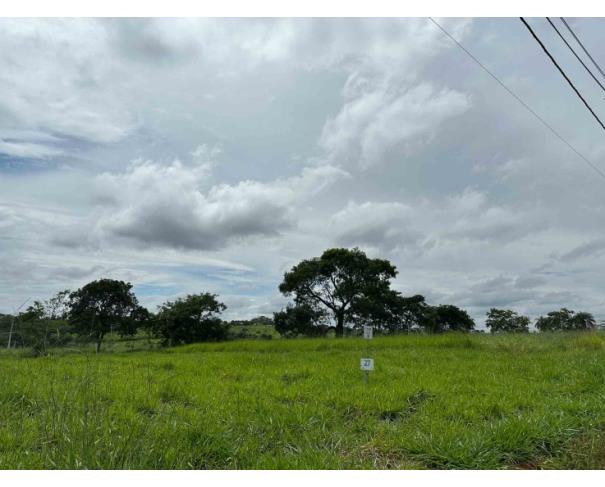 Foto de Chácara 27, Quadra 04, localizada na Rua F, no Chacreamento Espelho D’Água, em Abaeté/MG, com área total de 1.000,00 m², matrícula nº 29.058 do CRI de Abaeté/MG. 