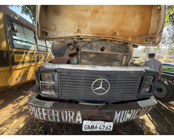 Foto de CAMINHAO, M.BENZ/L 1111, BRANCA, 1969/1969, DIESEL, CHASSI: 34400713046779, RENAVAM: 00265755000, NO ESTADO EM QUE SE ENCONTRA.
