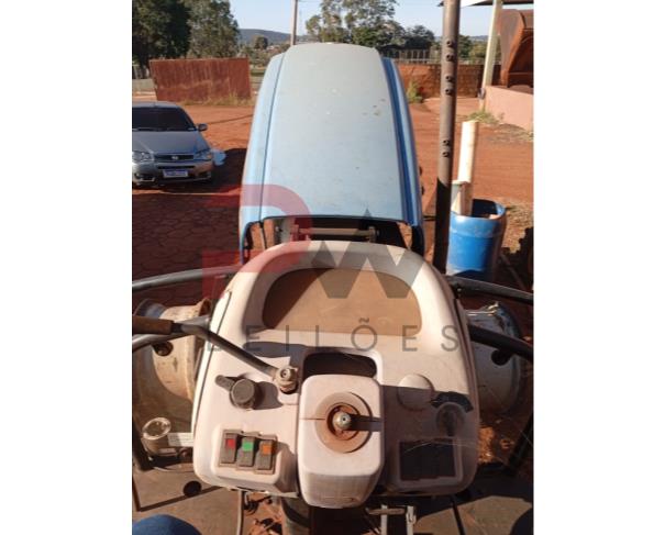 Foto de TRATOR LS PLUS 100 R, 4X4, ANO 2016, HORIMETRO MARCANDO 4110 HORAS, CHASSI Nº 9BLP10001GG000056, MOTOR Nº B1S495346, TRANSMISSÃO Nº BD160230, NO ESTADO EM QUE SE ENCONTRA. 