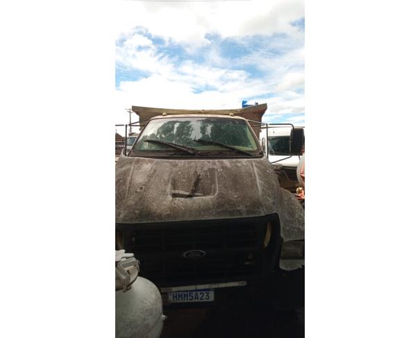 Foto de CAMINHAO FORD/F14000 160, DIESEL, BRANCA, 2000/2000, CHASSI: 9BFXK84F7YD029785, RENAVAM: 00734380810, NO ESTADO EM QUE SE ENCONTRA.