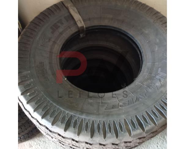 Foto de LOTE CONTENDO APROX. 19 PNEUS NOVOS SENDO: 07 PNEUS COMUNS 7.50 X 16 JET RIB; 12 PNEUS RADIAIS 7.50 R 16 GOODYEAR, NO ESTADO EM QUE SE ENCONTRAM.