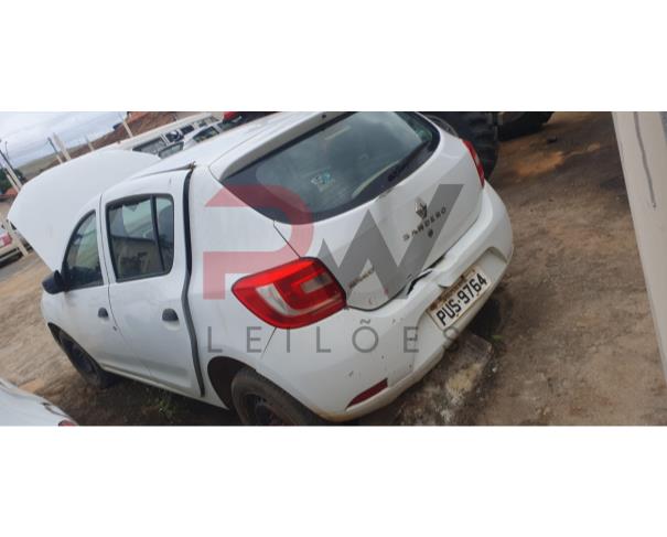 Foto de PASSAGEIRO / AUTOMOVEL RENAULT/SANDERO AUTH 10, ALCOOL/GASOLINA, BRANCA, 2014/2015, PLACA PUS-9764, CHASSI: 93Y5SRD04FJ510105, RENAVAM: 01018549576, NO ESTADO EM QUE SE ENCONTRA.