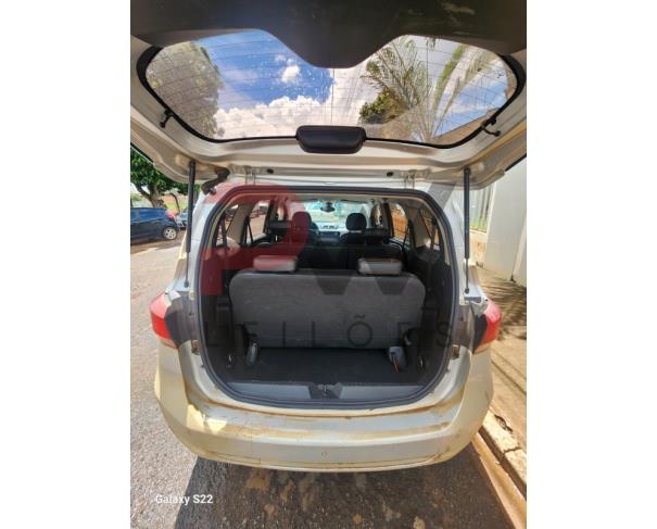 Foto de AUTOMOVEL, CHEV/SPIN 1.8L AT PREMIER, PRATA, 2019/2020, ALCOOL/GASOLINA, CHASSI: 9BGJP7520LB143869, RENAVAM: 01235960037, NO ESTADO EM QUE SE ENCONTRA.