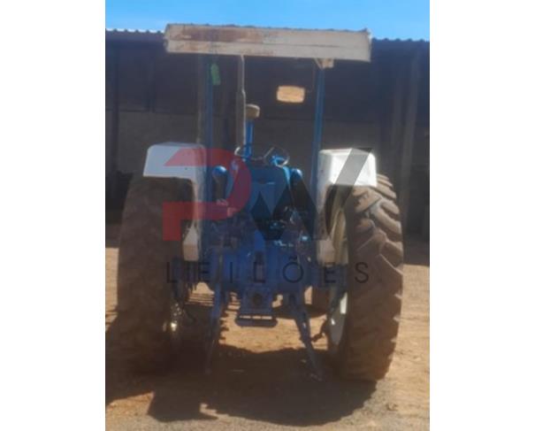 Foto de TRATOR FORD 4600, ANO 1984, SÉRIE V180610, NO ESTADO EM QUE SE ENCONTRA.
