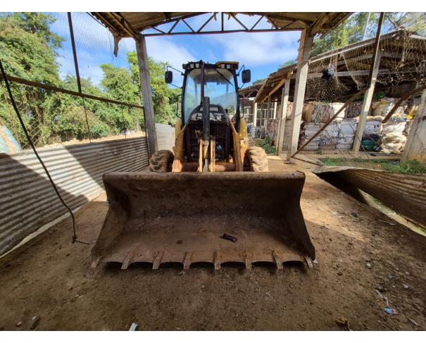 Foto de RETROESCAVADEIRA  CATERPILLAR , ANO: 2013, SÉRIE: G4D48847, NO ESTADO EM QUE SE ENCONTRA.
