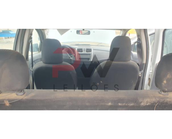 Foto de PASSAGEIRO / AUTOMOVEL RENAULT/SANDERO AUTH 10, ALCOOL/GASOLINA, BRANCA, 2014//2015, PLACA PUS-7466, CHASSI: 93Y5SRD04FJ509987, RENAVAM: 01018098213, NO ESTADO EM QUE SE ENCONTRA.