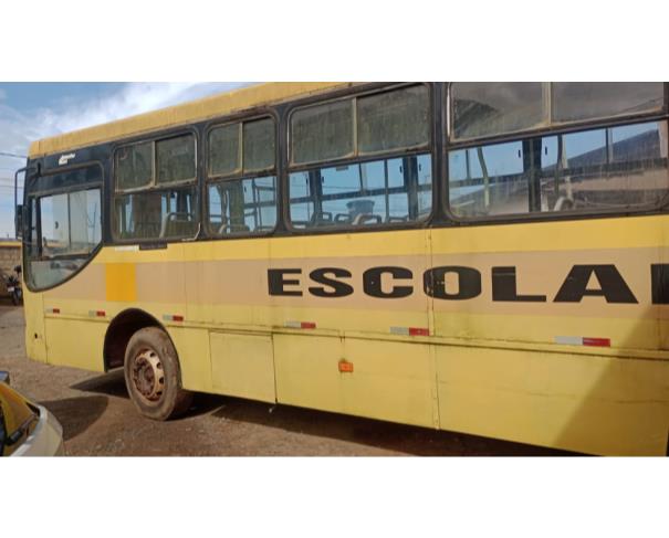 Foto de ONIBUS M.BENZ/CAIO APACHES21 U, DIESEL, BEGE, 2002/2002, CHASSI: 9BM3840672B303508, RENAVAM: 00789323850, NO ESTADO EM QUE SE ENCONTRA.