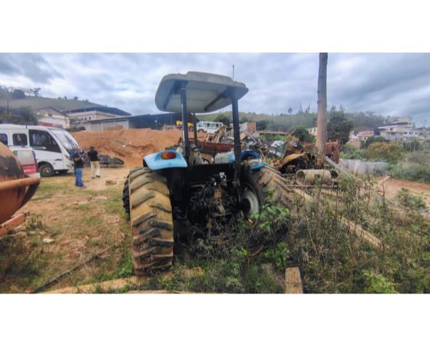 Foto de LOTE CONTENDO 01 TRATOR LS 80, Nº DE SÉRIE: 1080000189, NO ESTADO EM QUE SE ENCONTRA.