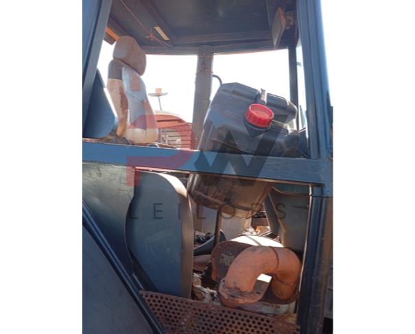 Foto de RETROESCAVADEIRA JCB, 4X4, ANO 2012,NUMEROS DE PLAQUETA 9B9214T74DBDT4524 - *S1N028445* - 441/00760/12/106587 – JCB2132524JCB – 448/57470/12/72425 – 450/44800/07/15113 – 03/2200, NO ESTADO EM QUE SE ENCONTRA. 