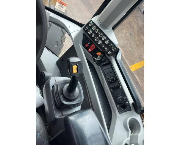 Foto de PÁ-CARREGADEIRA CATERPILLAR 938K, COR AMARELA, ANO 2016, Nº DE SÉRIE W8K00280, NO ESTADO EM QUE SE ENCONTRA.
