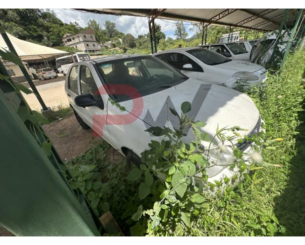 Foto de FIAT/PALIO FIRE, ALCOOL/GASOLINA, BRANCA, 2014/2015, CHASSI: ...77060, NO ESTADO EM QUE SE ENCONTRA. 