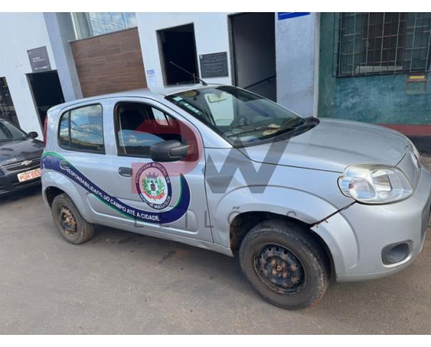 Foto de FIAT/UNO VIVACE 1.0, ALCOOL/GASOLINA, PRATA, 2014/2014, CHASSI: ...00617, NO ESTADO EM QUE SE ENCONTRA.