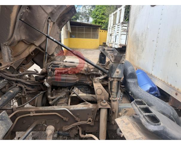 Foto de ESPECIAL / CAMINHAO IVECO/TECTOR 170E22, 2014/2014, DIESEL, BRANCA, CHASSI: 93ZA1RGH0E8926712, RENAVAM: 01015470855, NO ESTADO EM QUE SE ENCONTRA. MOTOR AVARIADO.CHASSI COM IMPLEMENTO CARROCERIA DE MADEIRA. 