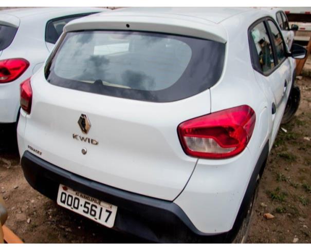 Foto de PAS/AUTOMOVEL  RENAULT/KWID LIFE 10 MT, ALCOOL/GASOLINA, 2018/2019, BRANCA, PLACA: QOO-5617, RENAVAM: 01155657044, CHASSI: 93YRBB008KJ401001, NO ESTADO EM QUE SE ENCONTRA.