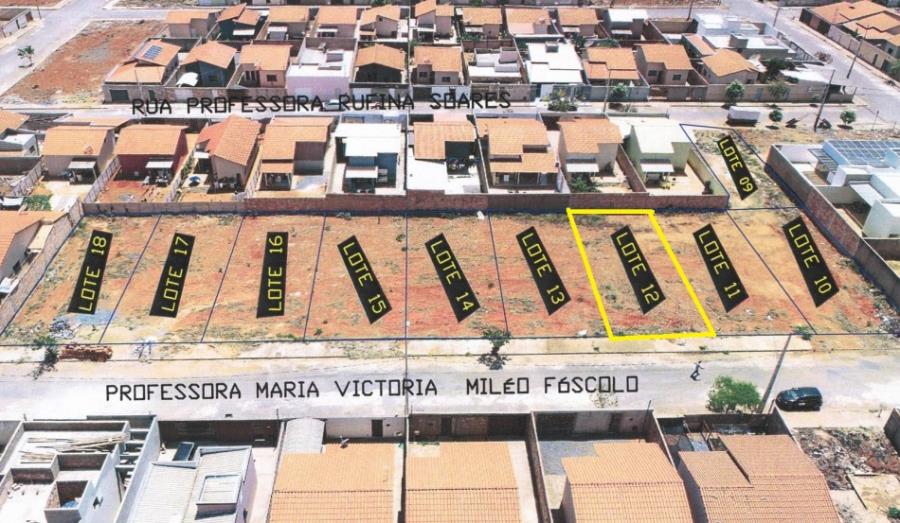 Foto de IMÓVEL URBANO: Área Institucional. Um lote de terreno de nº 230, Quadra 46, setor 16, medindo 250,00m², situado em Pompéu/MG, B: Morada do Sol, na Rua Professora Maria Victória Miléo Fóscolo, NO ESTADO EM QUE SE ENCONTRA.