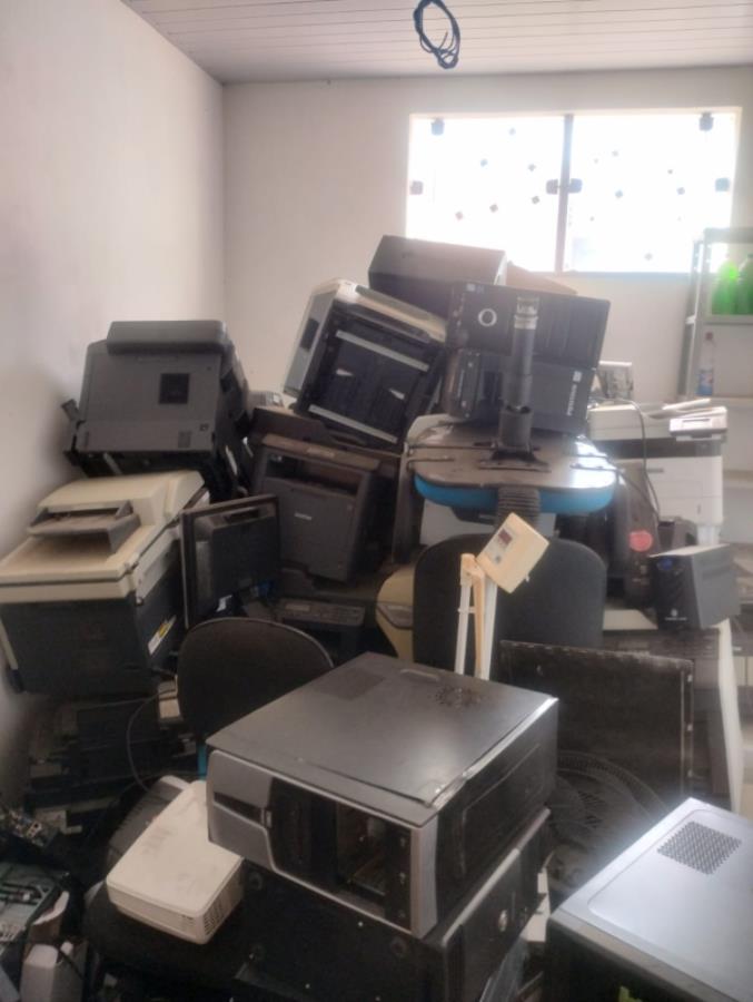Foto de LOTE CONTENDO MATERIAIS DE INFORMÁTICA E ELETROELETRÔNICOS NO ESTADO EM QUE SE ENCONTRA.