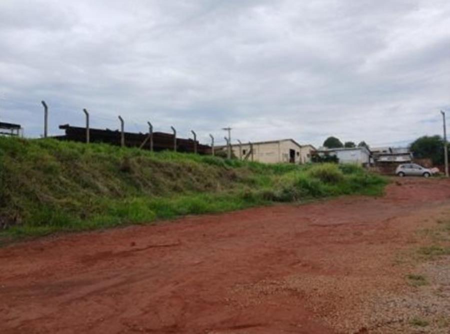 Foto de Lote nº 37, Quadra nº 06, situado na Rua Araxá, no loteamento denominado Distrito Industrial, Araxá/MG, com área de 1.721,00m² , matriculado sob nº 19.558 no Registro de Imóveis de Araxá.