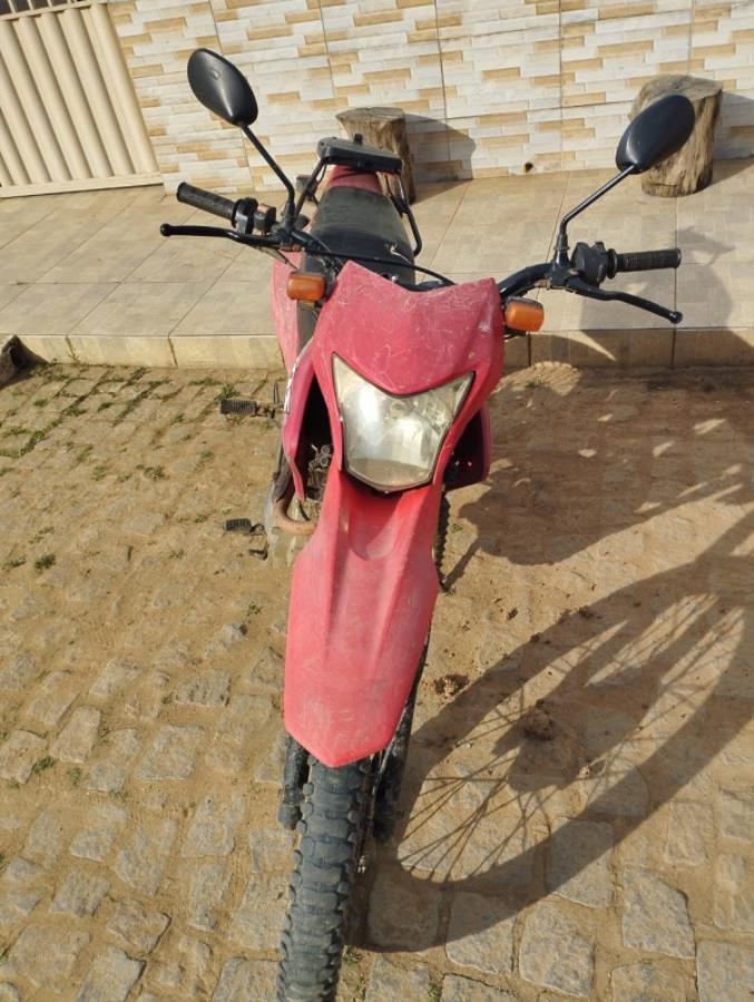 Foto de MOTOCICLETA, HONDA/NXR150 BROS KS, VERMELHA, 2006/2006, GASOLINA, CHASSI: 9C2KD03206R014077, RENAVAM: 00887676243, NO ESTADO EM QUE SE ENCONTRA.