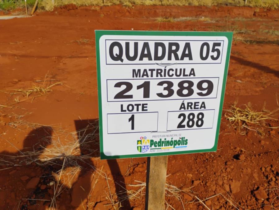Foto de QUADRA 05, LOTE 01, AVENIDA COMERCIAL DO VALLE, LOTEAMENTO VIA COMERCIAL DO VALLE, PEDRINÓPOLIS/MG, ÁREA DE 288,00 M². MATRÍCULA: 21389. NO ESTADO EM QUE SE ENCONTRA.