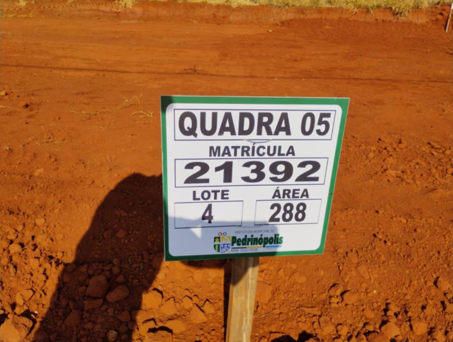 Foto de QUADRA 05, LOTE 04, AVENIDA COMERCIAL DO VALLE, LOTEAMENTO VIA COMERCIAL DO VALLE, PEDRINÓPOLIS/MG, ÁREA DE 288,00 M². MATRÍCULA: 21392. NO ESTADO EM QUE SE ENCONTRA.