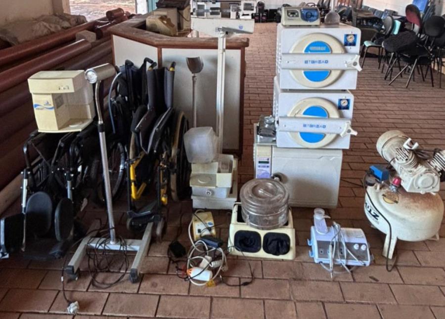 Foto de LOTE CONTENDO SUCATA DE EQUIPAMENTOS HOSPITALARES E ODONTOLÓGICOS, NO ESTADO EM QUE SE ENCONTRA.