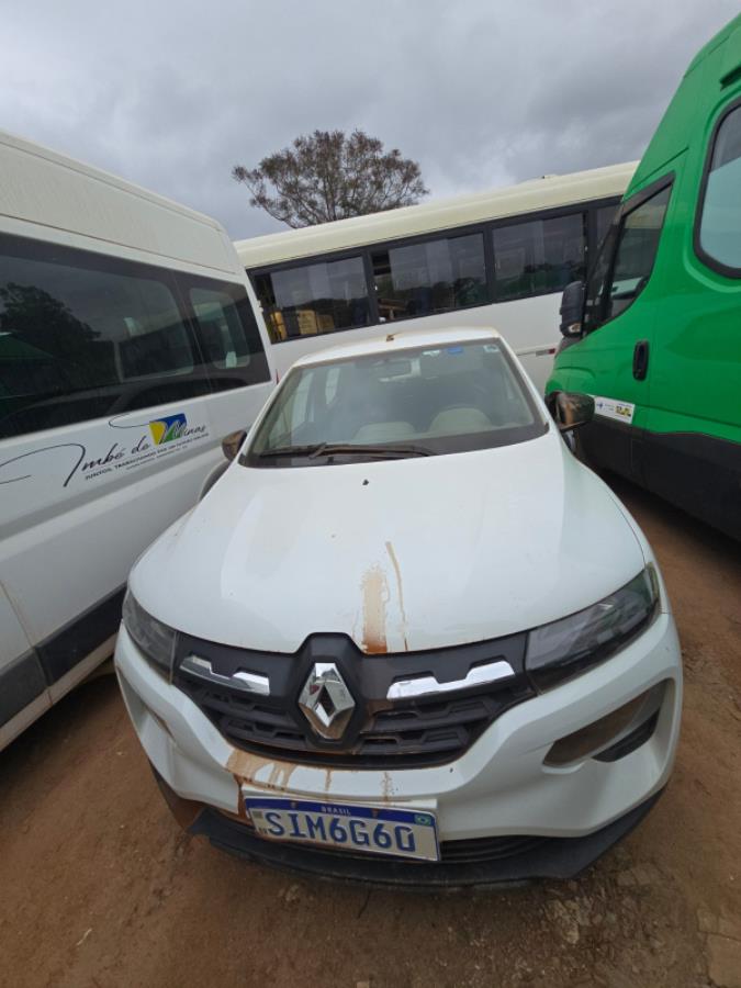 Foto de AUTOMOVEL, RENAULT/KWID INTENS 2, BRANCA, 2023/2024, ALCOOL/GASOLINA, CHASSI: 93YRBB005RJ725436, RENAVAM: 01355812736, NO ESTADO EM QUE SE ENCONTRA.