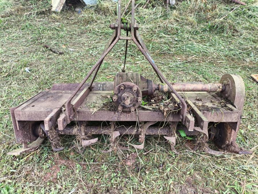 LOTE CONTENDO ENXADA ROTATIVA, NO ESTADO EM QUE SE ENCONTRA.