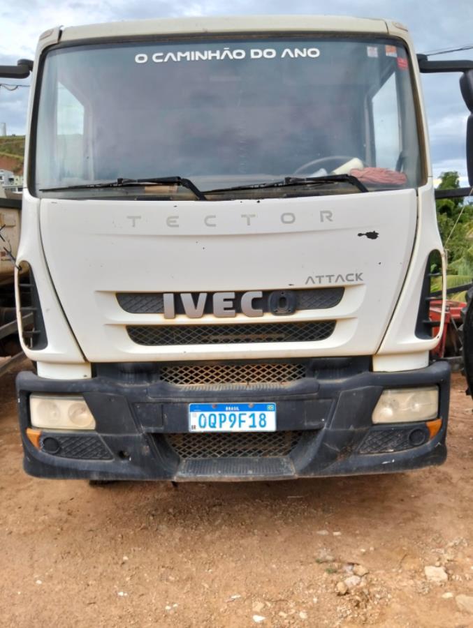 Foto de CAMINHAO IVECO/TECTOR 170E22, DIESEL, BRANCA, 2013/2013, CHASSI: 93ZA1RGH0D8923857, RENAVAM: 00559122632, NO ESTADO EM QUE SE ENCONTRA.