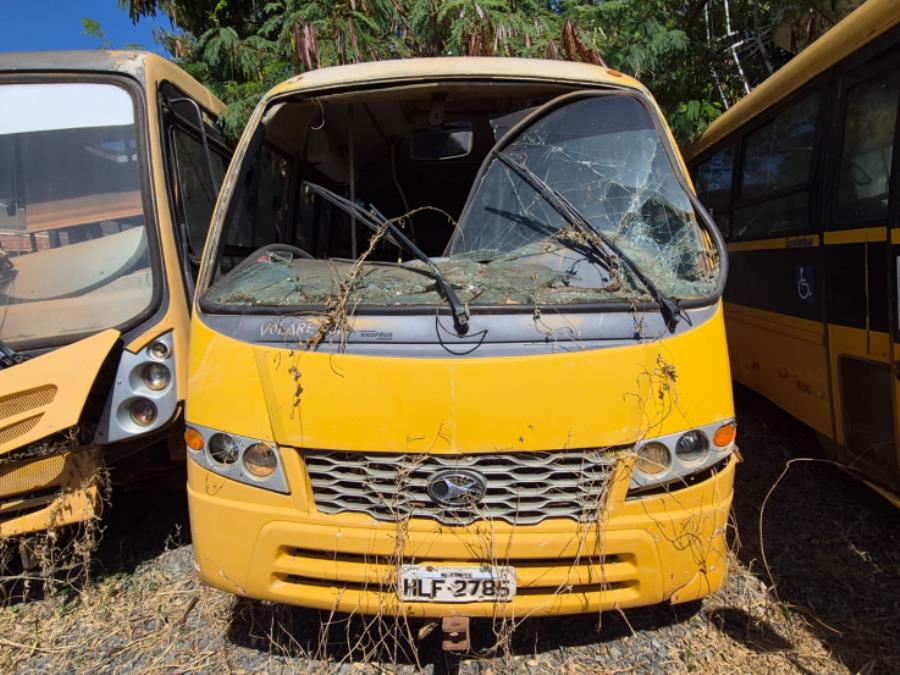 Foto de ONIBUS MARCOPOLO/VOLARE V8L ESC, DIESEL, AMARELA, 2009/2009, CHASSI: 93PB42G3P9C030214, RENAVAM: 00191834750, NO ESTADO EM QUE SE ENCONTRA.