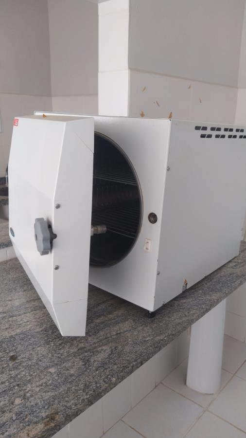 Foto de LOTE CONTENDO AUTOCLAVE, NO ESTADO EM QUE SE ENCONTRA.