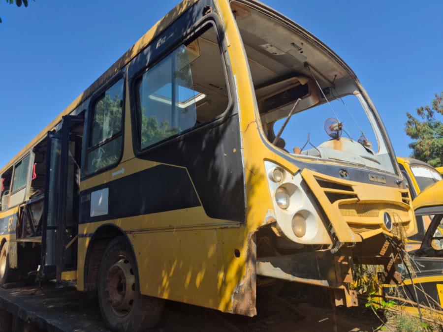 Foto de ONIBUS M.BENZ/INDUSCAR FOZ U, DIESEL, AMARELA, 2010/2010, CHASSI: 9BM384067AB723711, RENAVAM: 00226537030, NO ESTADO EM QUE SE ENCONTRA.