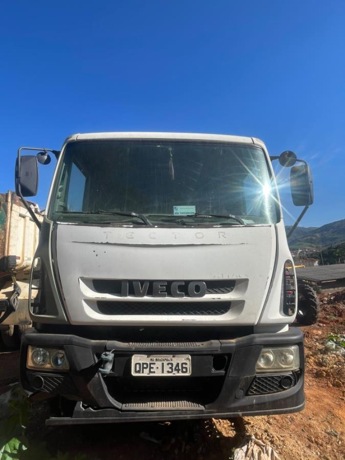 Foto de CAMINHAO, IVECO/TECTOR 170E22, BRANCA, 2018/2019, DIESEL, CHASSI: 93ZA1RGH0K8934201, RENAVAM: 01162524739, NO ESTADO EM QUE SE ENCONTRA.