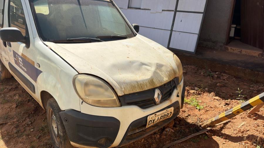 Foto de CAMIONETA I/RENAULT KGOO RONTANAMB, ALCOOL/GASOLINA, BRANCA, 2014/2015, CHASSI: 8A1FC1415FL237045, RENAVAM: 01008306247, NO ESTADO EM QUE SE ENCONTRA.