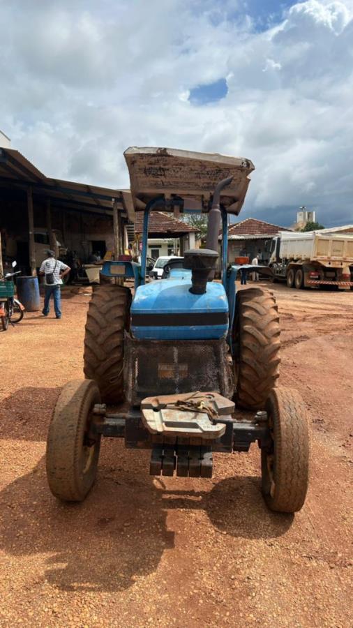 Foto de TRATOR FORD 3030, AZUL, ANO 1998, NO ESTADO EM QUE SE ENCONTRA.