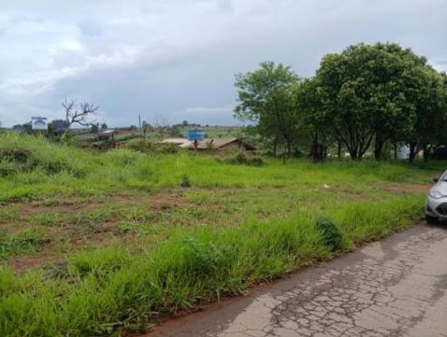 Foto de Lote nº 12, Quadra nº 04, situado na Rua Imbiara, no loteamento denominado Distrito Industrial, Araxá/MG, com área de 2.751,50m², matriculado sob nº 19.490 no Registro de Imóveis de Araxá.