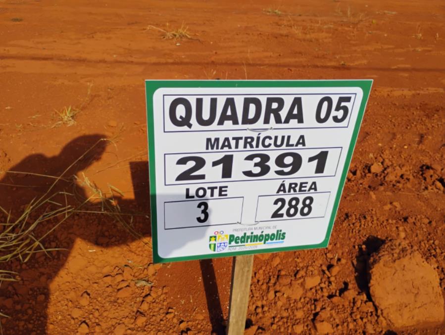 Foto de QUADRA 05, LOTE 03, AVENIDA COMERCIAL DO VALLE, LOTEAMENTO VIA COMERCIAL DO VALLE, PEDRINÓPOLIS/MG, ÁREA DE 288,00 M². MATRÍCULA: 21391. NO ESTADO EM QUE SE ENCONTRA.