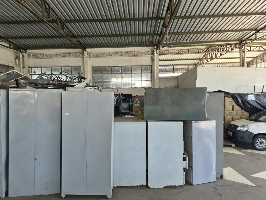 Lote Composto por Sucata De: Armários de Aço, Mobiliários, Diversas, no…