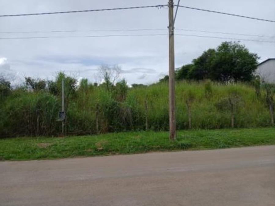 Foto de Lote nº 40, Quadra nº 07, situado na Rua Imbiara, no loteamento denominado Distrito Industrial, Araxá/MG, com área de 1.608,03m², matriculado sob nº 19.605 no Registro de Imóveis de Araxá.