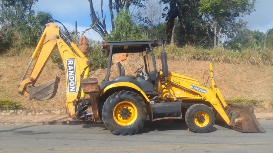 Foto de RETROESCAVADEIRA RANDON, ANO: 2013, SÉRIE: CA07131774, NO ESTADO EM QUE SE ENCONTRA.