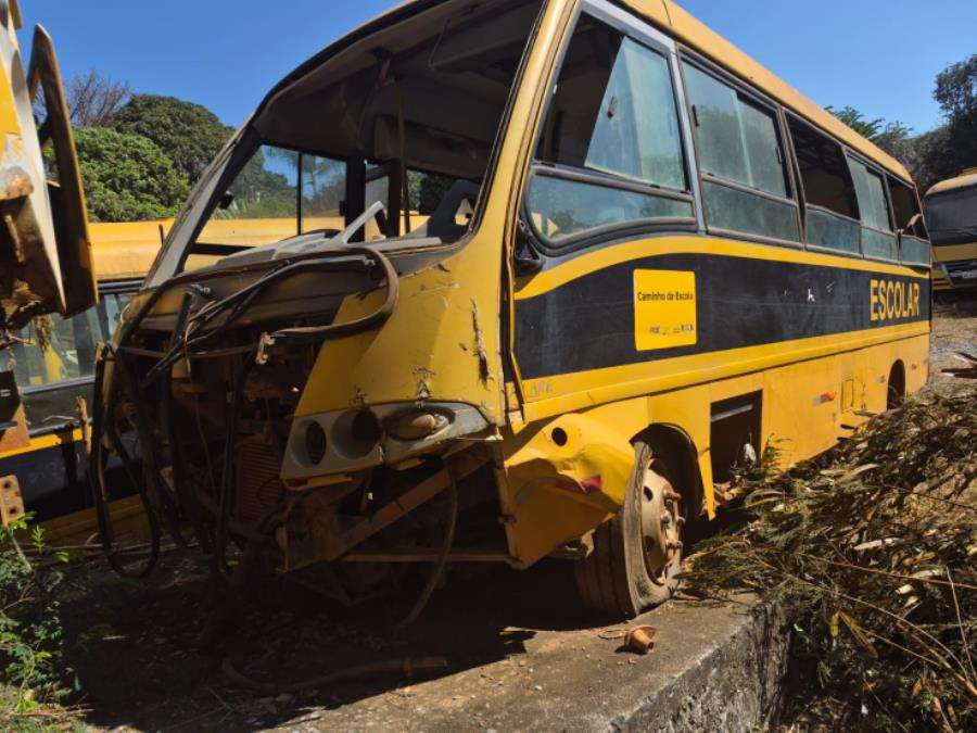Foto de ONIBUS MARCOPOLO/VOLARE V8L ESC, DIESEL, AMARELA, 2009/2009, CHASSI: 93PB42G3P9C030307, RENAVAM: 00184364205, NO ESTADO EM QUE SE ENCONTRA.