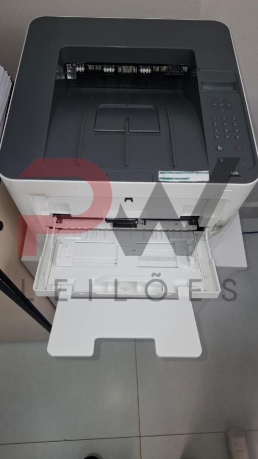 LOTE CONTENDO ELETRETRÔNICOS E DE INFORMÁTICA, TAIS COMO: 01 TV