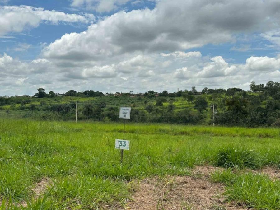 Imagem do imóvel Chácara 33, Quadra 05, localizada na Rua F, no Chacreamento Espelho D’Água, em Abaeté/MG, com área total de 1.000,00 m², matrícula nº 29.097 do CRI de Abaeté/MG. SICOOB