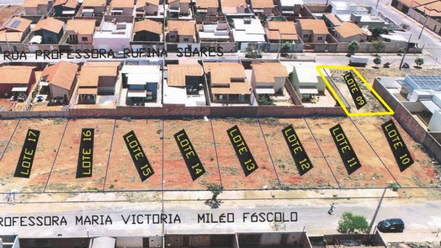 Imagem do imóvel IMÓVEL URBANO: Área Institucional. Um lote de terreno n° 100, Quadra 46, setor 16, com a área de 250,00m² (duzentos e cinquenta metros quadrados), situado em Pompéu/MG, B: Morada do Sol, na Rua Professor Rufina Soares, NO ESTADO EM QUE SE E